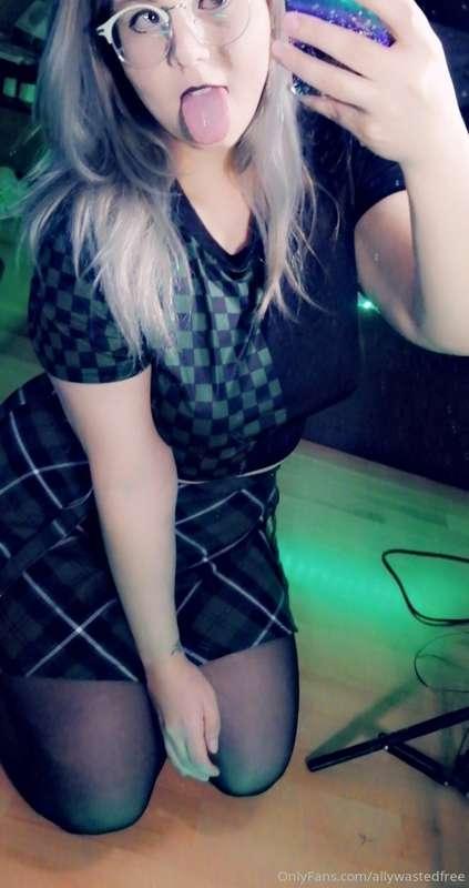 Let me walk on ur ass 😈😈💦💦💦