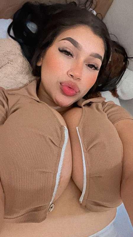 another zipper ruined because of my big tits 😩