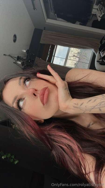 hmmm.... u busy? 😘 i think we should try something in my DMs..
