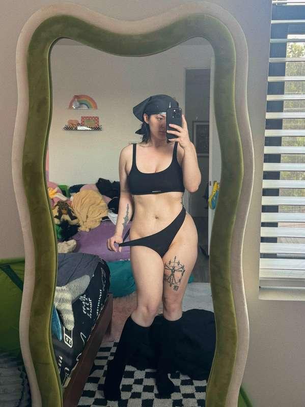 hiiiii editing some content for yall today and shooting some..