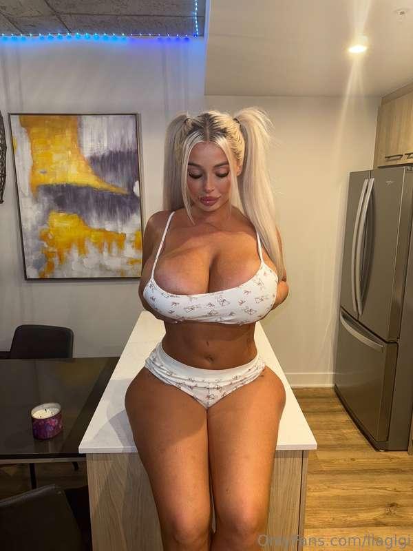 New Video🚨I love taking BBC in my tight pussy 🤭Solo
