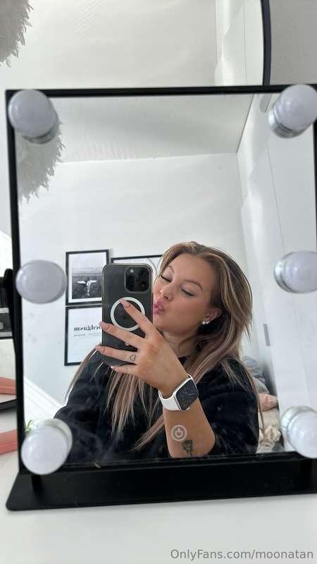 Heippa beibet💋 oon tehny koko viikonlopun muuttoo ja viettän..
