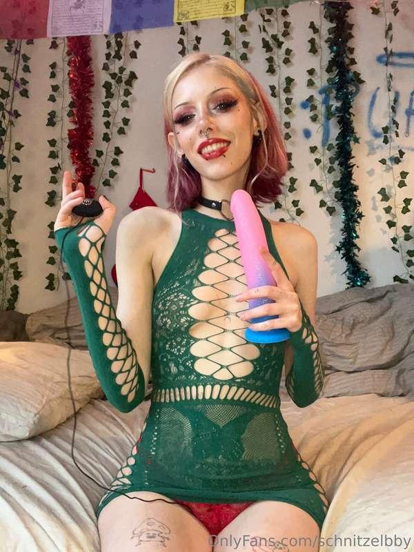 Merry Christmas sexy people!!🥰✨🎄
This is the 4th and last po..