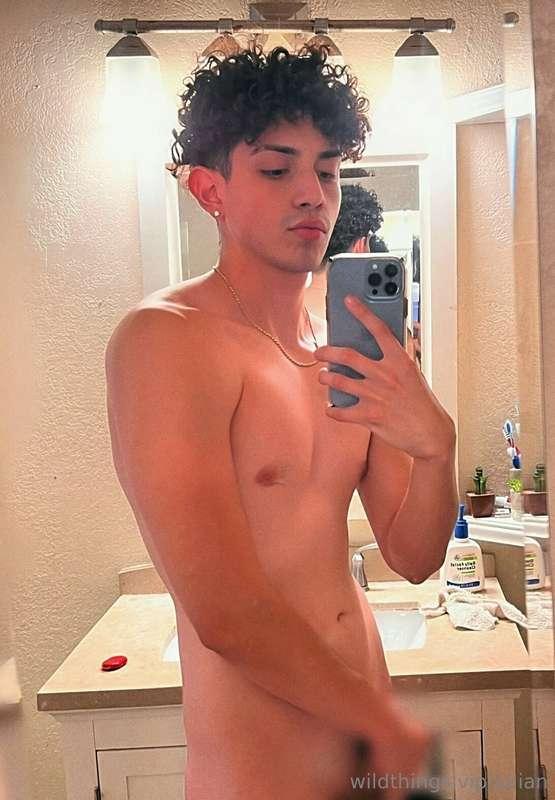 spam like all my posts then check DMs 😈