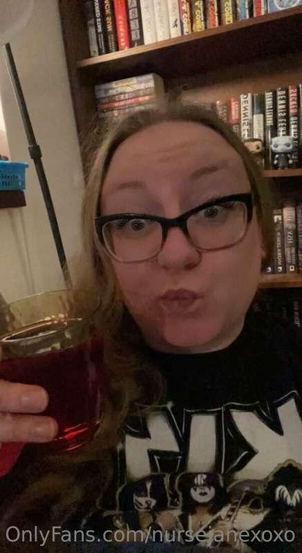 A much deserved drink after a long day 😘 like my shirt? 😊