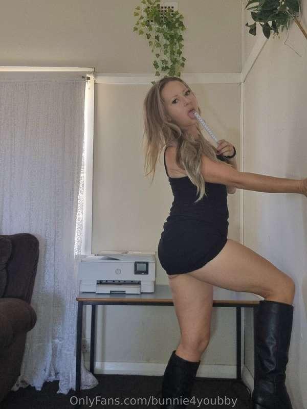 I'm so horny today 🤭tip the campaign and tell me what to do ..