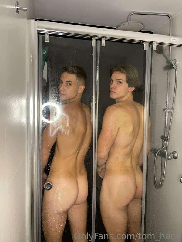 @jesusxvip  🔥 Do you want to see our erotic pictures?💦