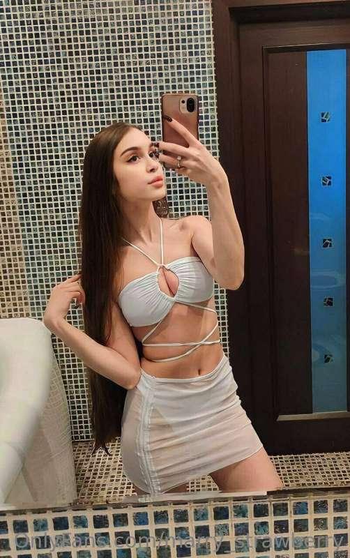 She's online and waiting for you @maria_ke💕
This horny beaut..