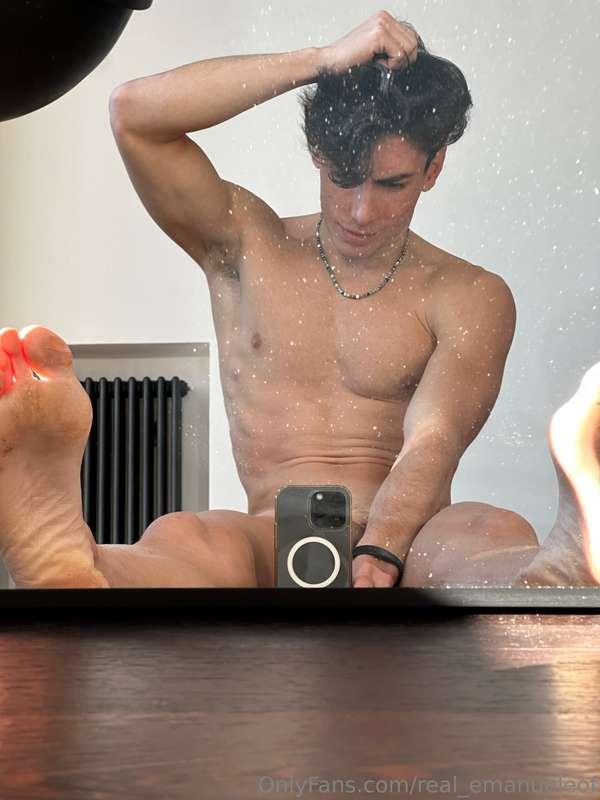Who's gonna come clean my "mirror" ?🤪