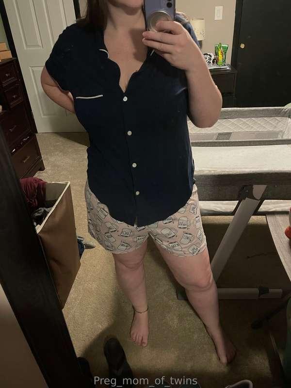 Good morning! Need to do my first pump of the day. My tits a..