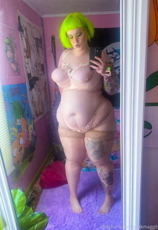I got a new lingerie set. Do you like?