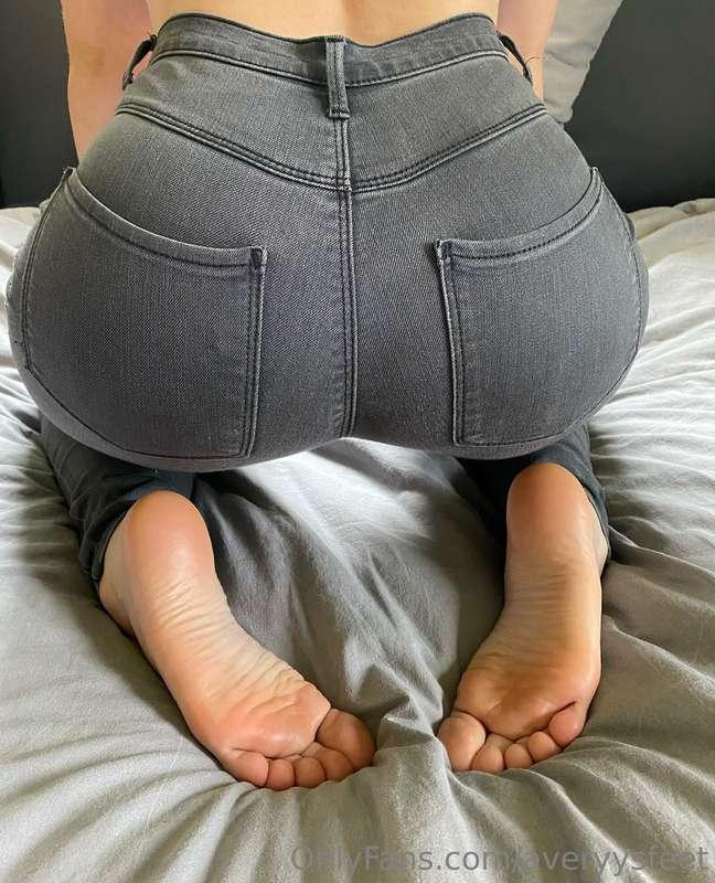 Who‘s ready for a new footjob video soon?😛