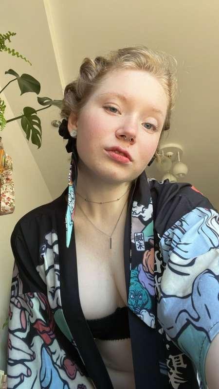 redheadalana image #2