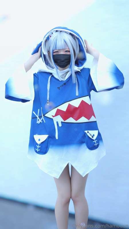 gura cosplay 🐹　about 14min video and photos
