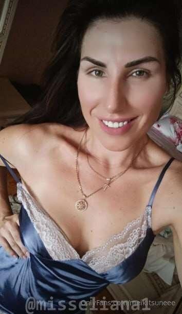 ᴍʏ ɴᴀᴍᴇ ɪꜱ ⮕ ⭐️ @misseliana1 ⭐️Join me to live erotic and se..