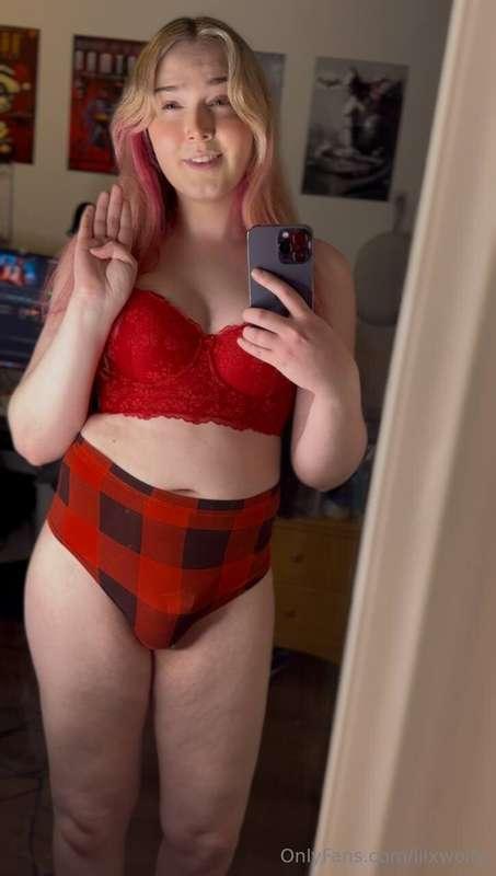 I'm feeling pretty red hot. DM me if you can handle it 🔥🥵