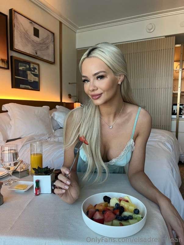 Would you make me breakfast in bed? 👀