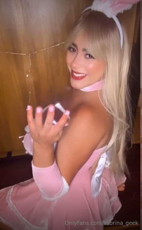 This bunny is waiting for you my love 🥂💦 Esta conejita te es..