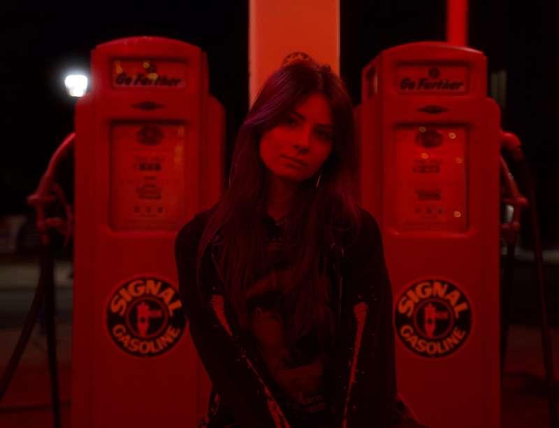 Kiss me under the red light 💋