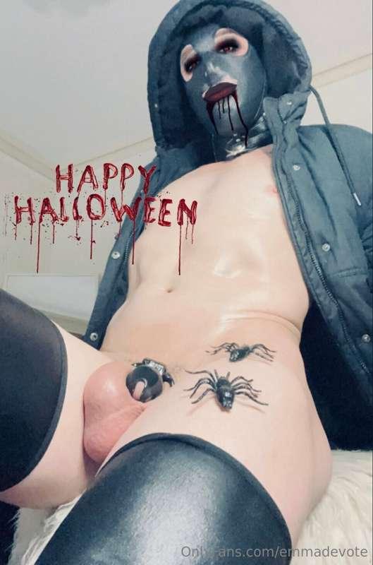 Cum sucking vampire anyone 💦