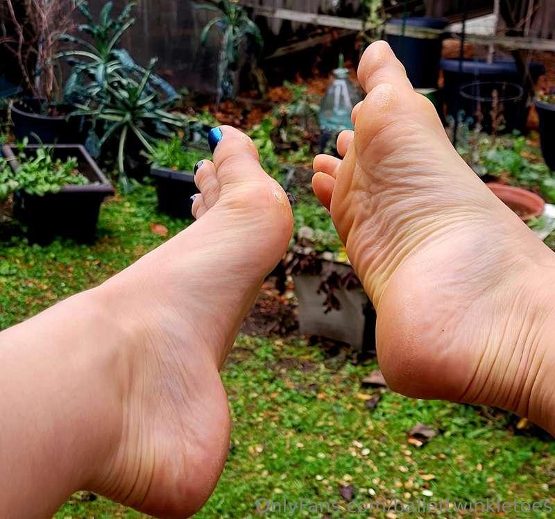 I can't wait until it's warm enough to walk around barefoot ..