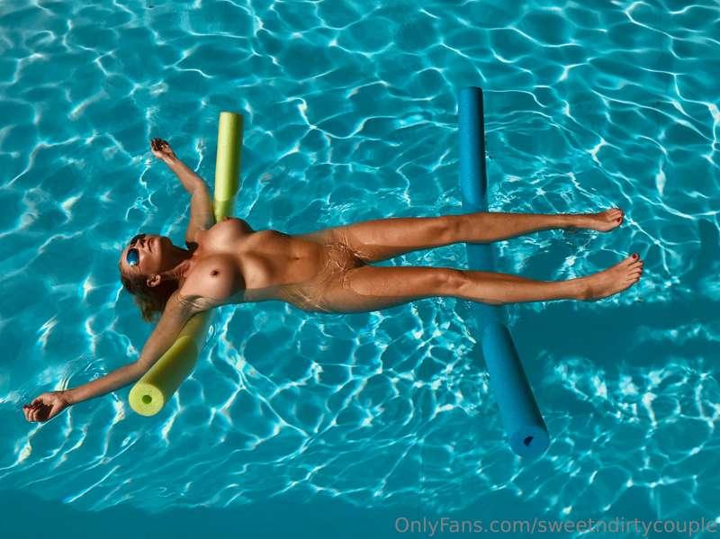Spending the day in the pool today… Here’s some random pics ..