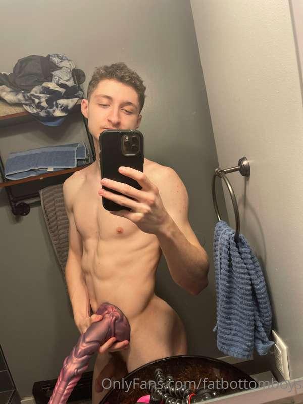 I definitely recommend 😈 bigger the better!