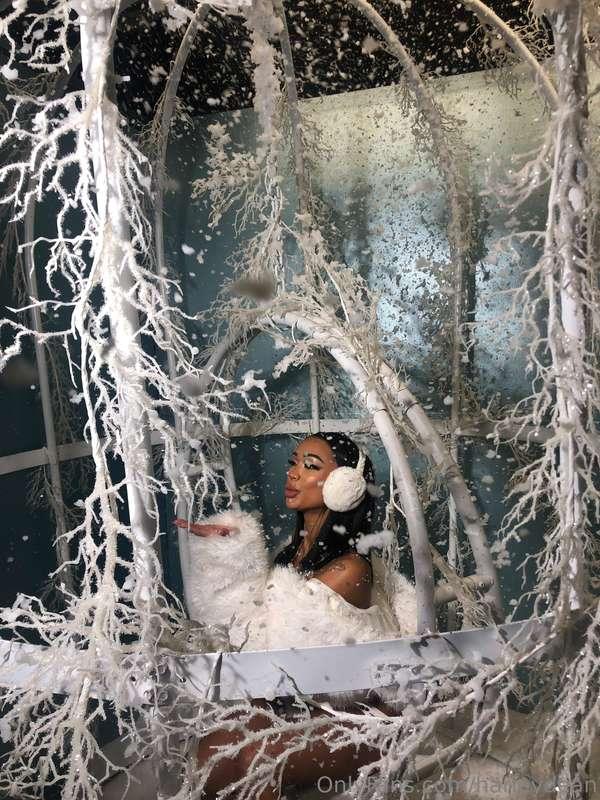 Cold kisses from a warm heart 😘❄️