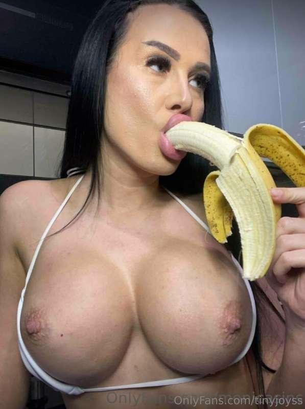 Looking for a BIG ASS❓😏 CLICK HERE »»» @monicasins and SUBSC..