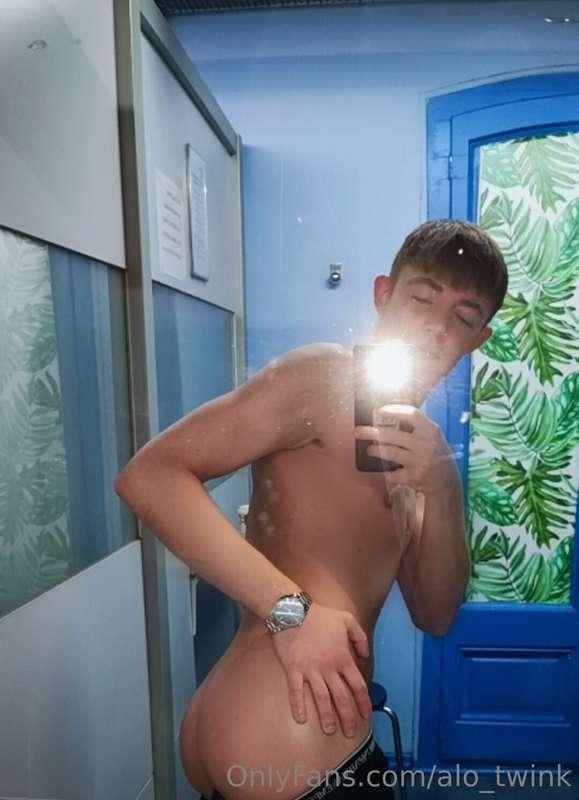 alo_twink image #1