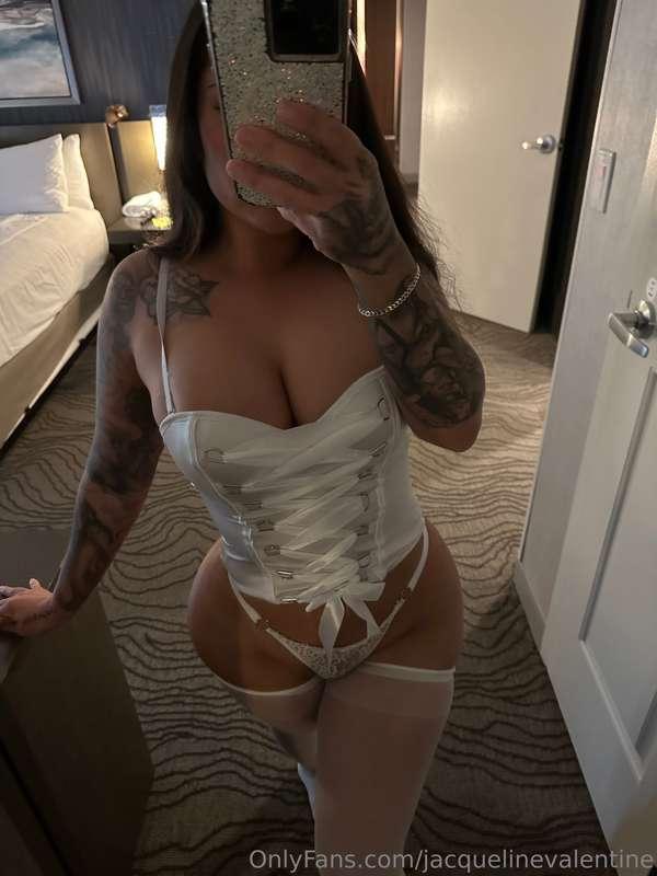 Do you like what I’m wearing just for you? 🤍