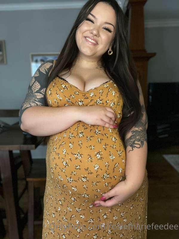 Pregnant Rosie, just cuz 👀
How far along am I? Do you think ..