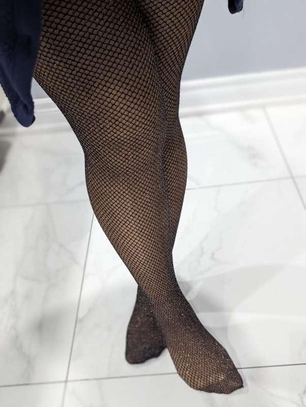 Soles: Opaque Nude Pantyhose & Fishnets Layered