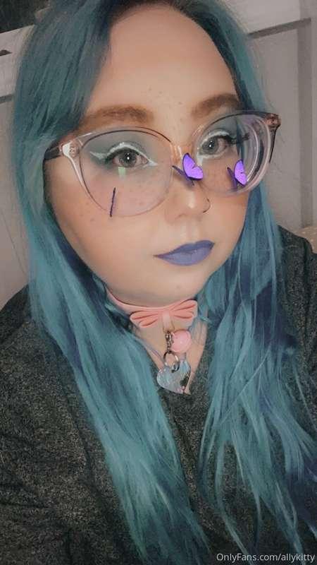 Come follow me on Twitter: Allykitty131313