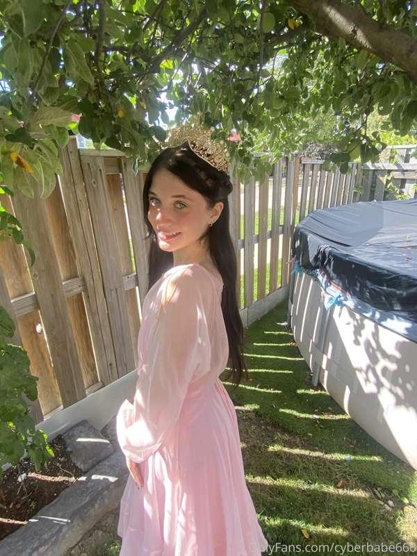 my prom dress vs whats under it 😉💓