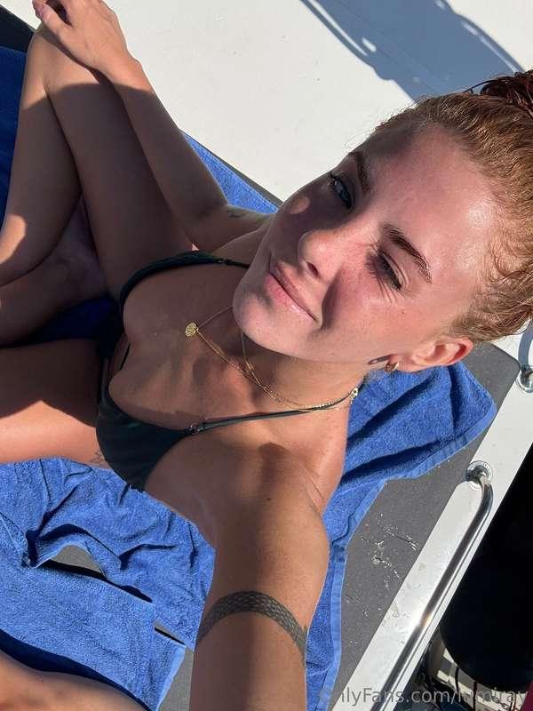 Even the sun can’t compete with how hot I feel right now 🥰