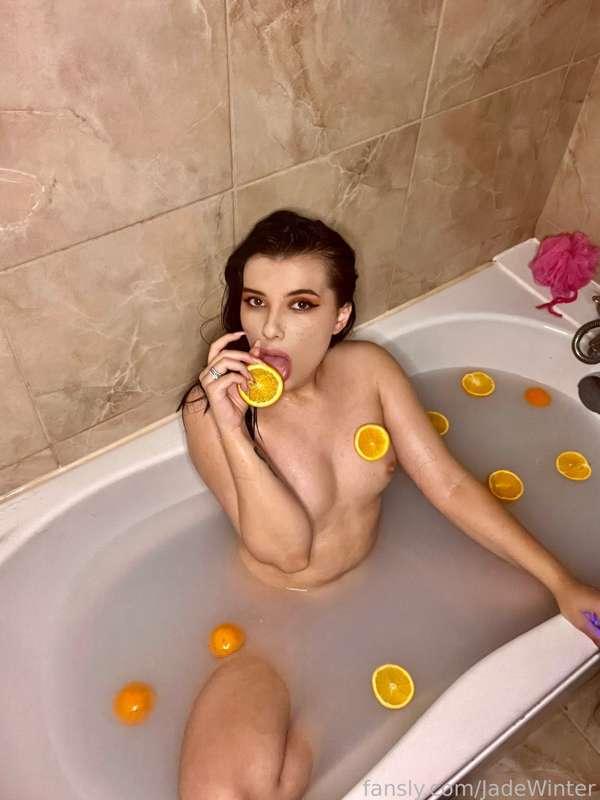 Can i rate your dick in a video with your PICS on my screen? DM ME 💦🤤😛