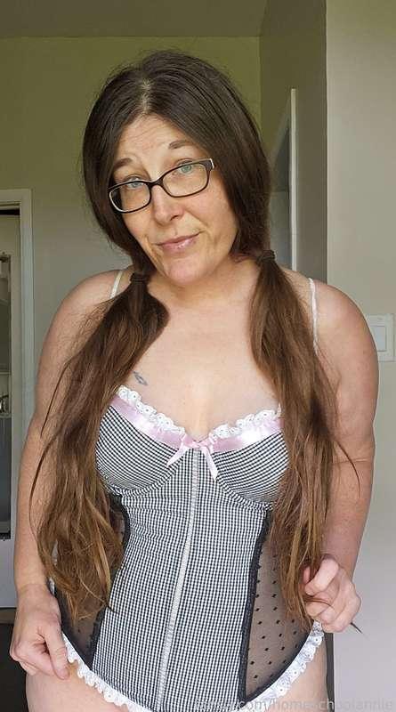 Time for bed? 

#lingerie #pussy #ass #pigtails #glasses #milf #pawg 