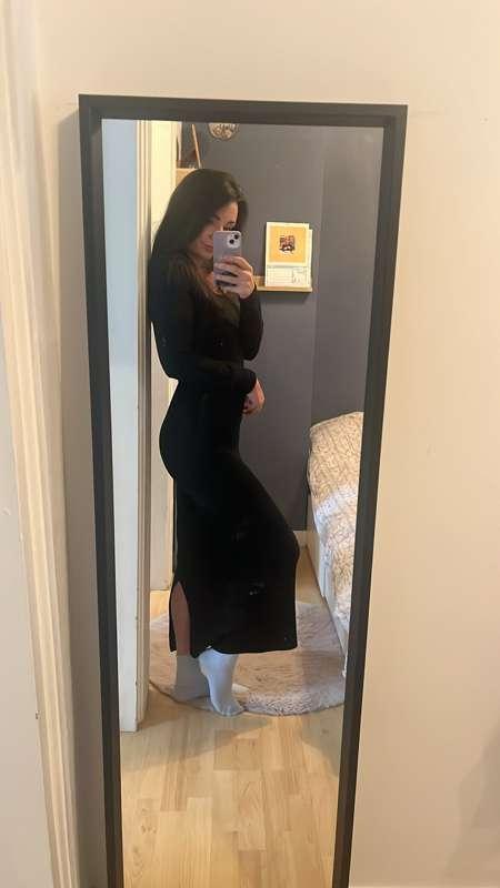 Toute en noir ✔️