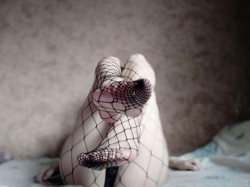 🐟

❀ #petite #skinnygirl #pale #fishnets #feet #footfetish #thigh #panties ❀