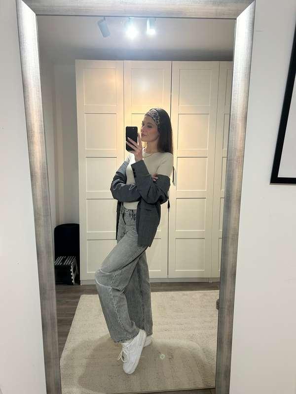 Happy weekend 🤍 have a good one 💋