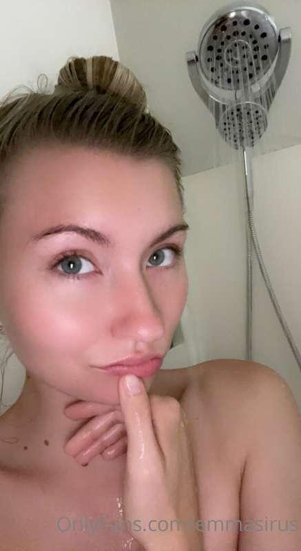 Hey guys. I’m gonna start taking video call request. A lot o..