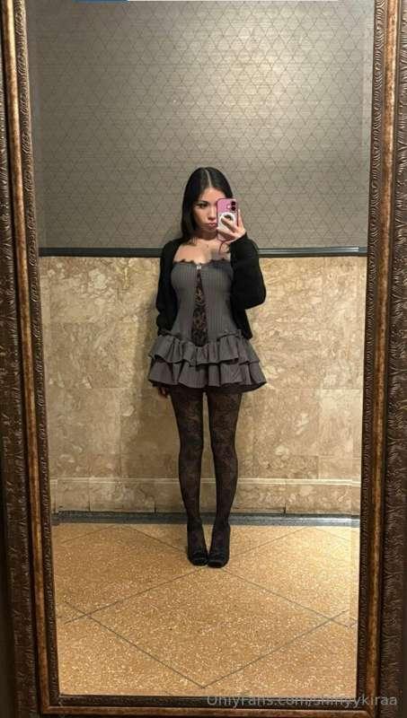 Am I pulling off the goth look?? 😫 Do you think I'd look cut..