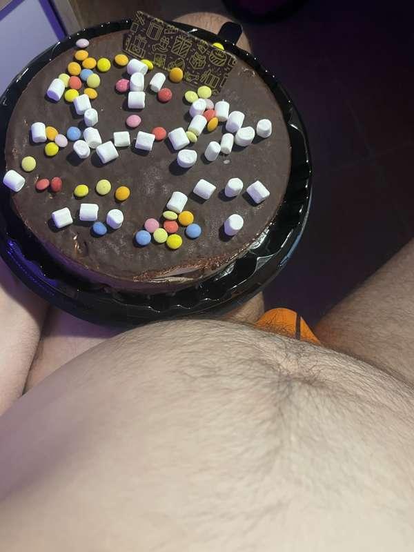 Eating a whole chocolate cake size XL pics + preview🐷🎂🐽