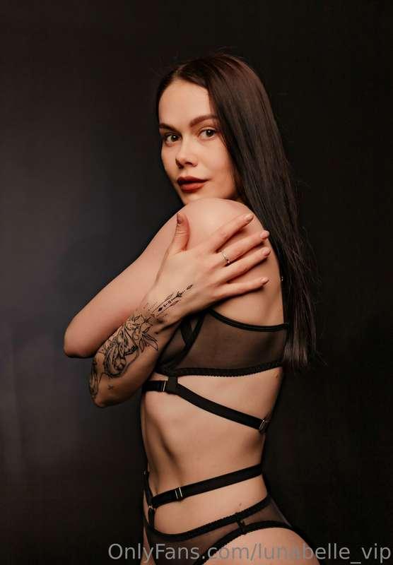 victoria_viavip main image