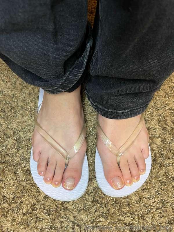 blondies_toes image #1