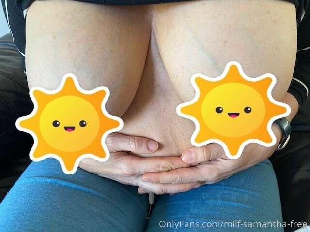 Hey babes 😘 look at my big milf boobs hanging out for you to..