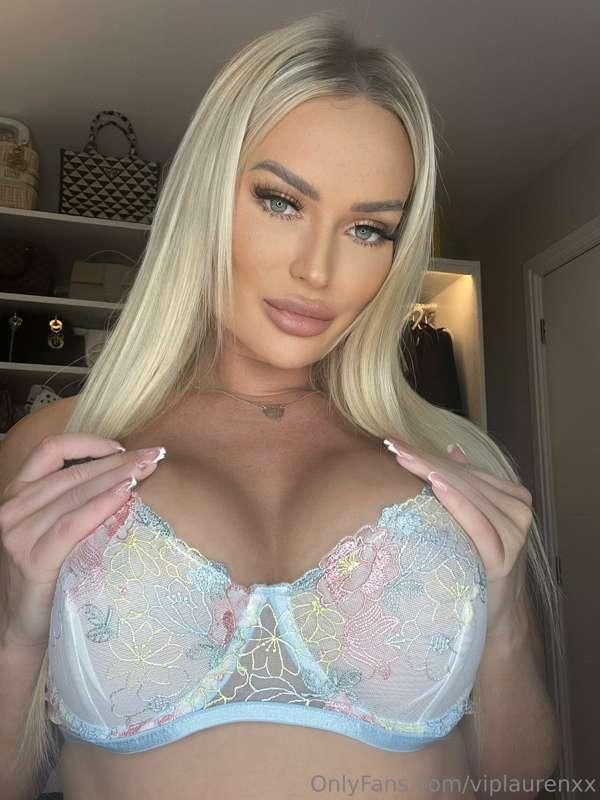 can i show u how naughty i can get?? 🤭  🩷