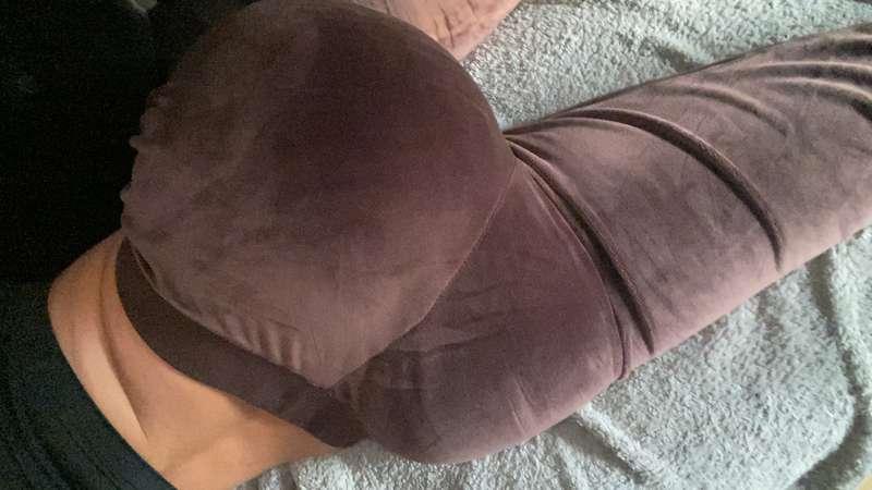 dürfte ich in dieser hose mit dir kuscheln?😘