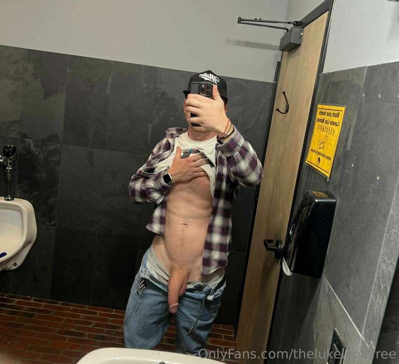 First post on a FREE account! What do you think? 😏